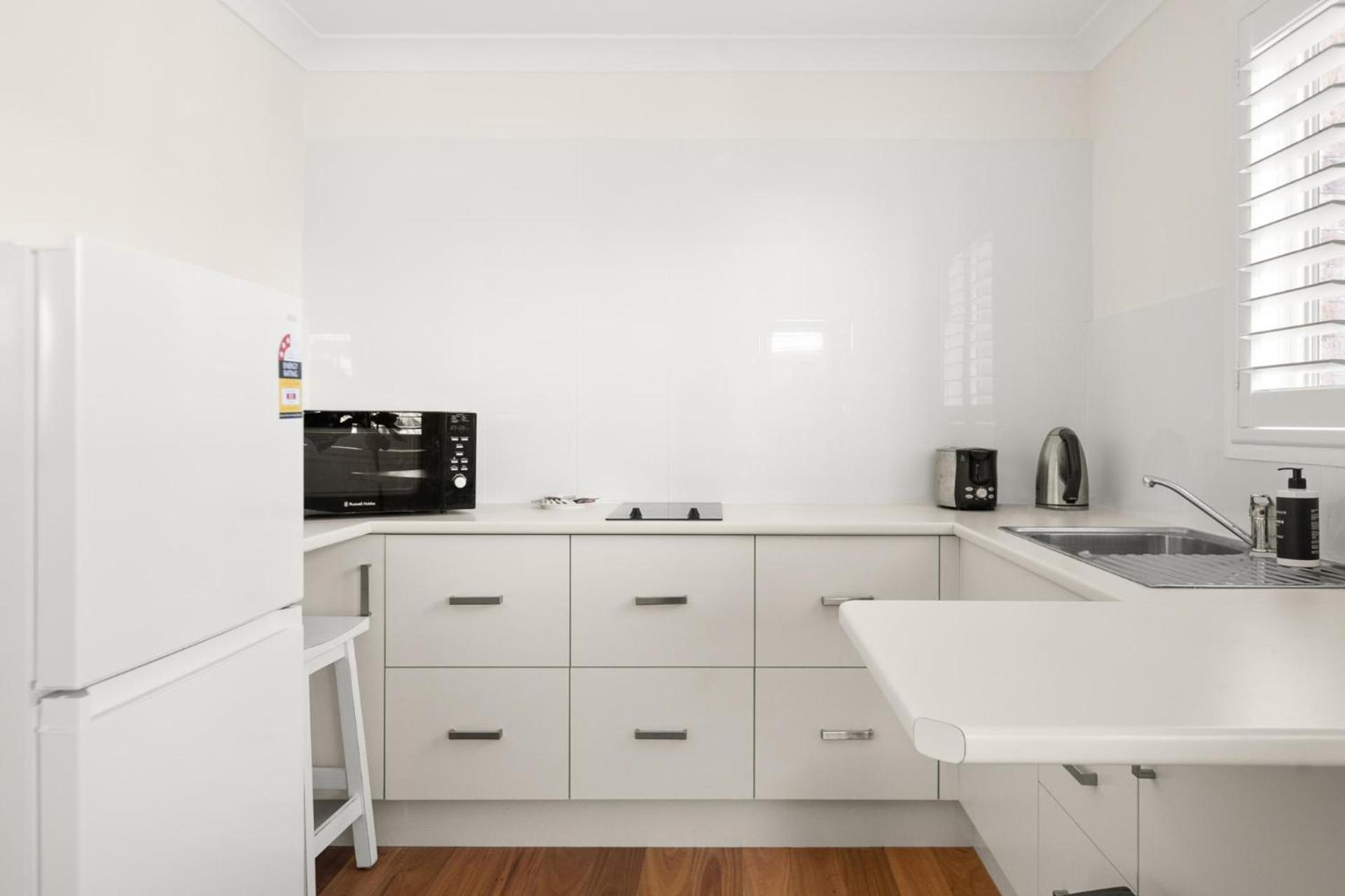 Idyllic Unit In Little Manly - Steps From The